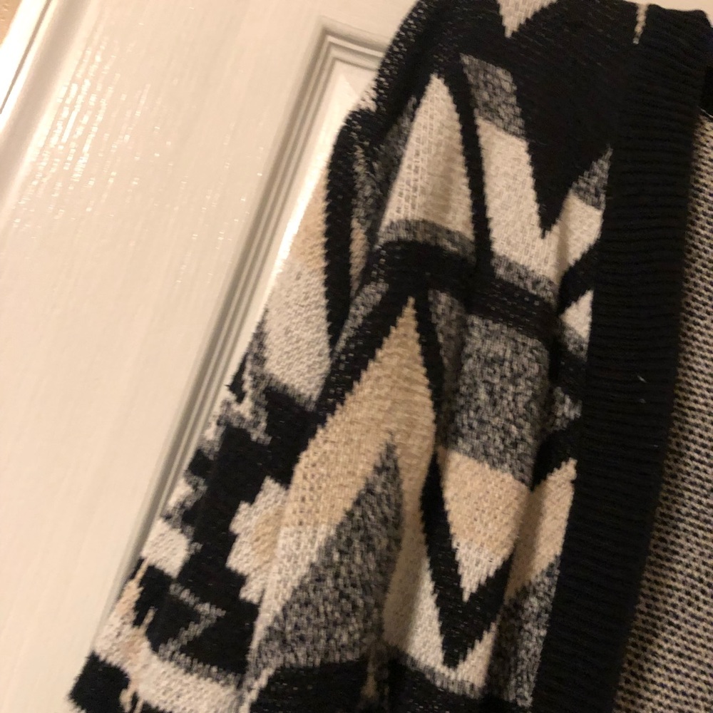 H&M Sweater - Picture 3 of 3